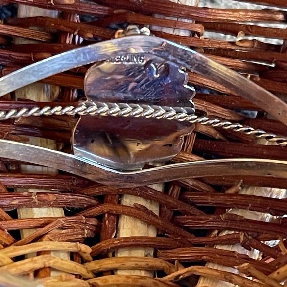 Pink Conch Sterling Silver Squash Cuff Native Signed by Artist “Y” Yazzie - Picture 3 of 3
